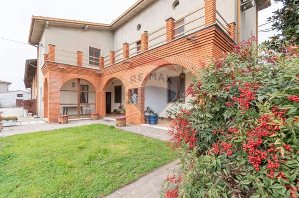 casa indipendente in vendita ad Offlaga in zona Cignano