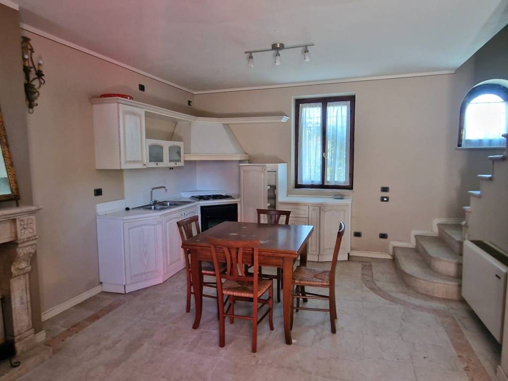 casa indipendente in vendita ad Offlaga in zona Faverzano