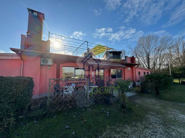 casale in vendita ad Offlaga
