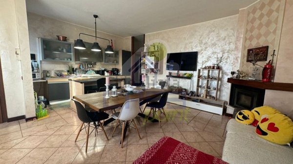 casa indipendente in vendita ad Offlaga in zona Faverzano
