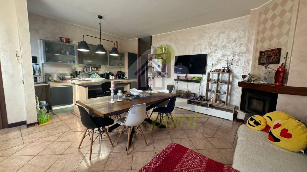 casa indipendente in vendita ad Offlaga in zona Faverzano