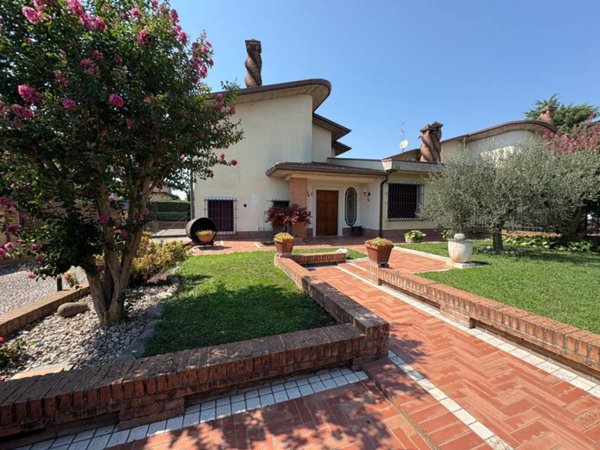 casa indipendente in vendita ad Offlaga