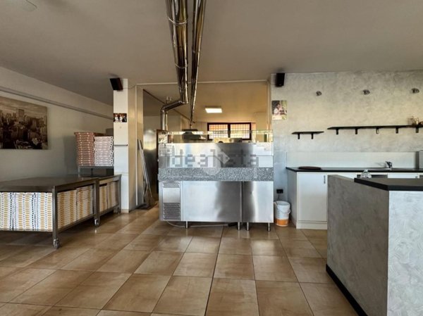 locale commerciale in vendita ad Offlaga