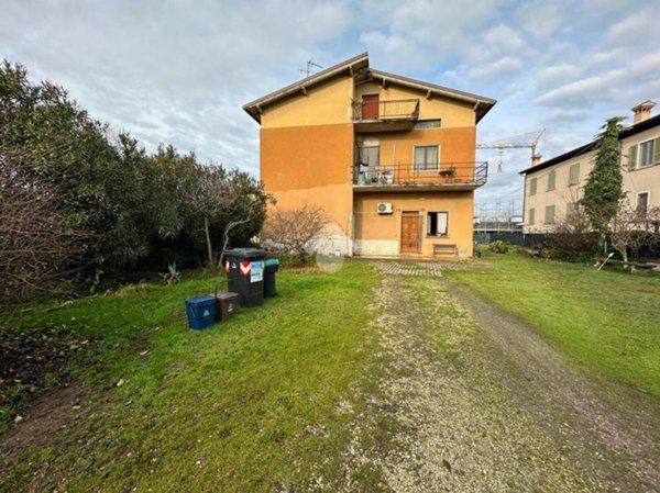 casa indipendente in vendita ad Offlaga