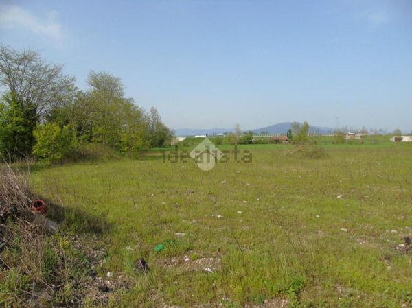 terreno edificabile in vendita ad Offlaga