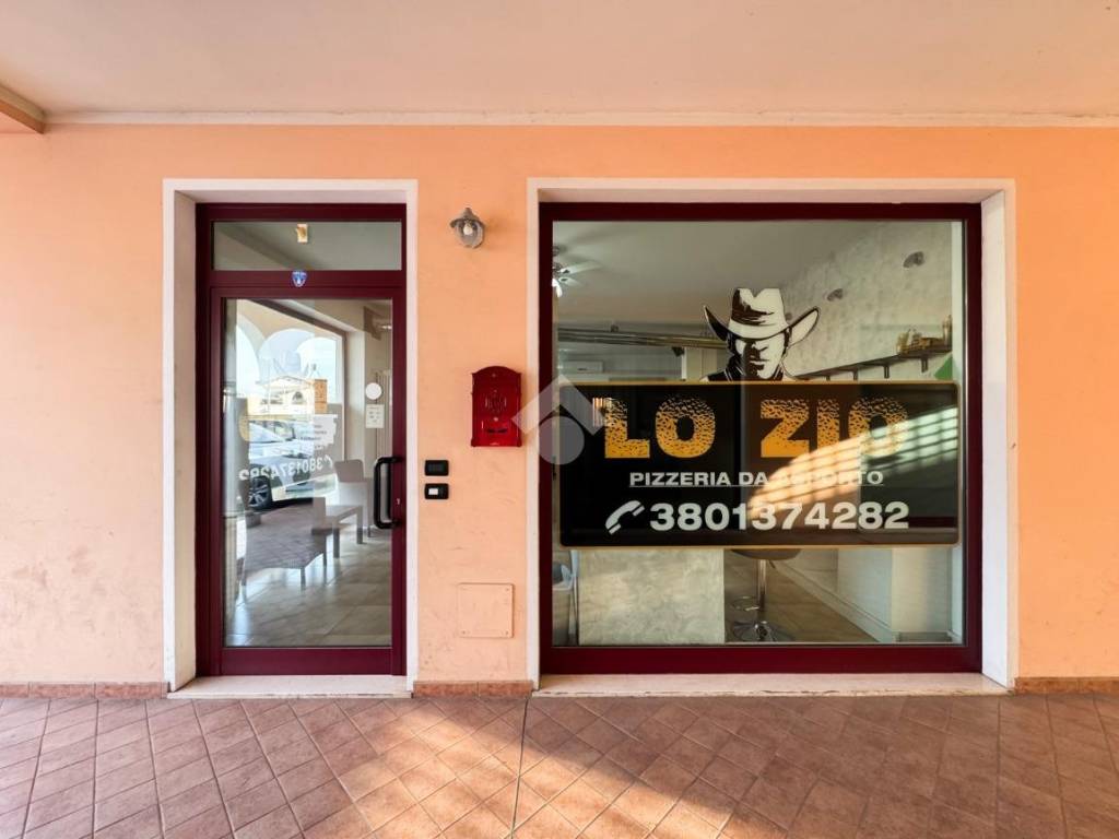 negozio in vendita ad Offlaga