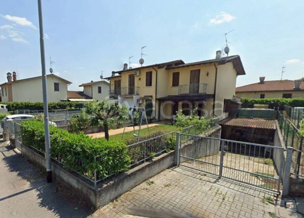 casa indipendente in vendita ad Offlaga