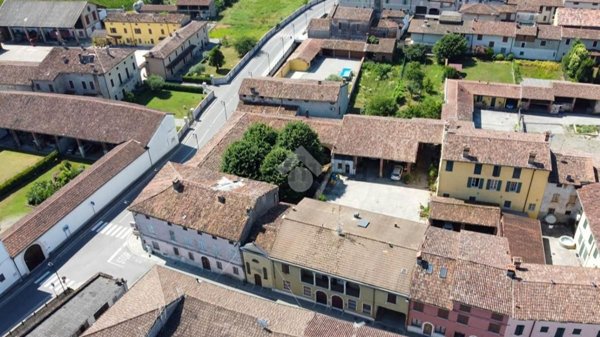 casa indipendente in vendita ad Offlaga