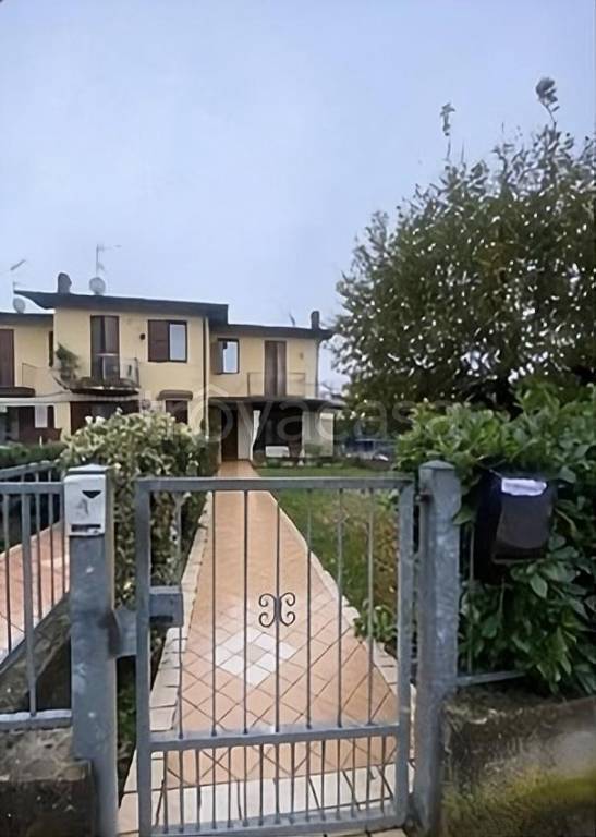 casa indipendente in vendita ad Offlaga