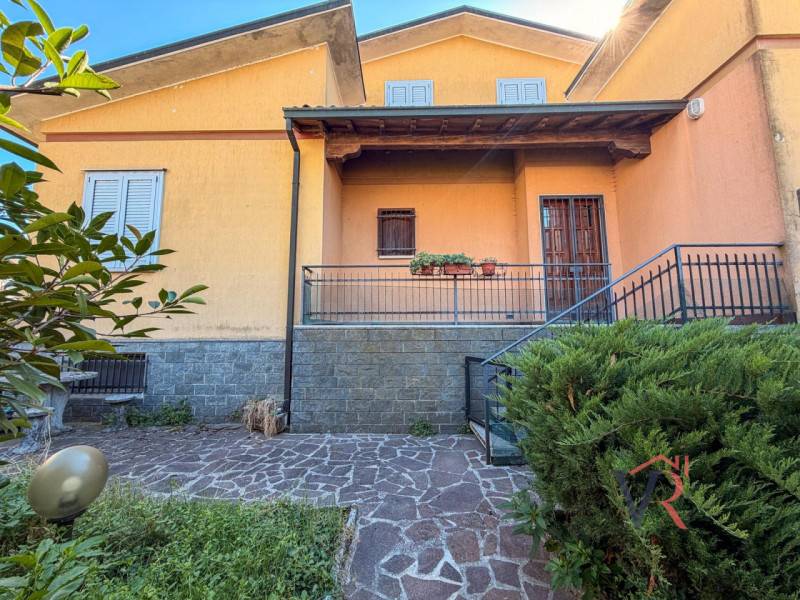 casa indipendente in vendita ad Offlaga in zona Cignano