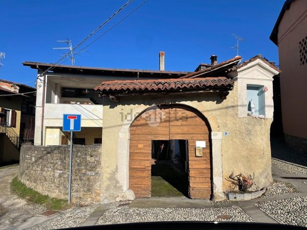 pentavano in vendita ad Ome