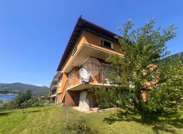 casa indipendente in vendita ad Ome