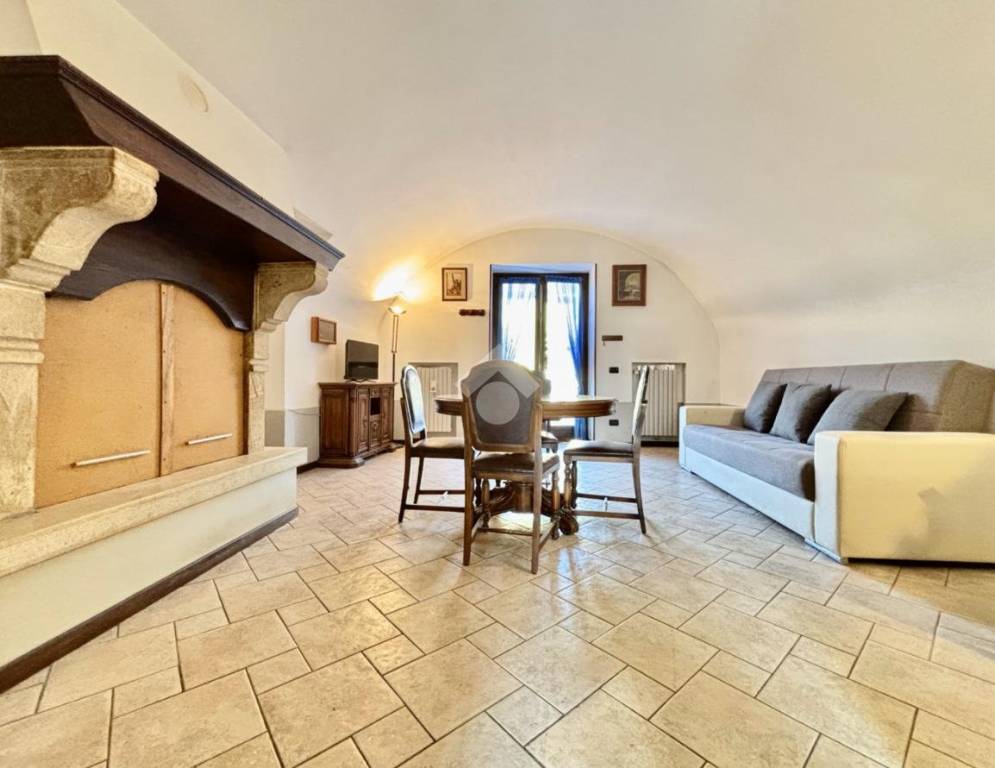 casa indipendente in vendita ad Ome