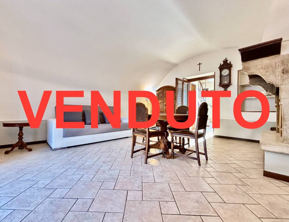 casa indipendente in vendita ad Ome