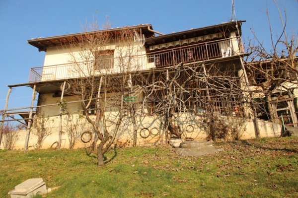 casale in vendita ad Ome