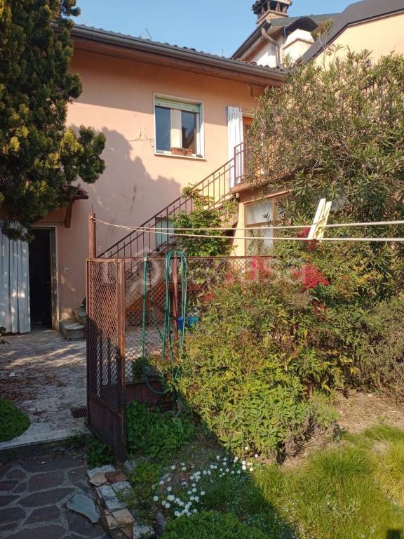 casa indipendente in vendita ad Ome