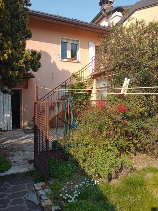 appartamento in vendita ad Ome