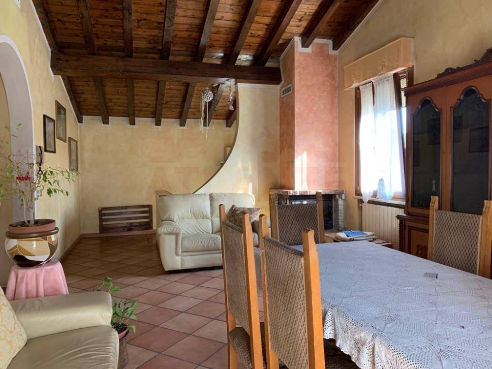 appartamento in vendita ad Ome