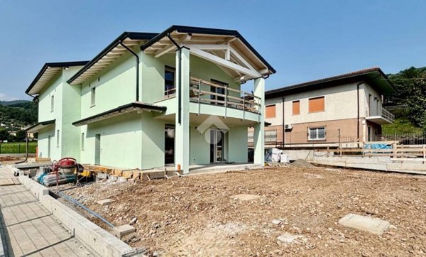 casa indipendente in vendita ad Ome