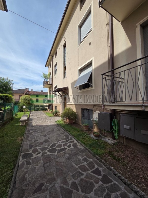 appartamento in vendita ad Ome