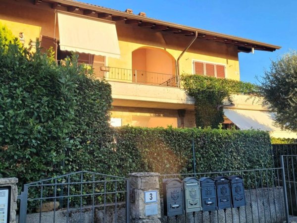 appartamento in vendita ad Ome