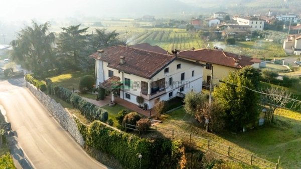 casa indipendente in vendita ad Ome