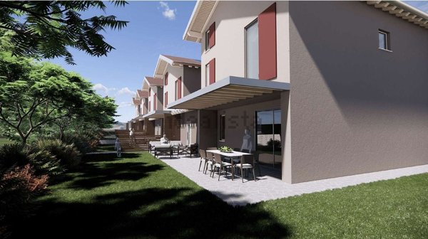 casa indipendente in vendita ad Ome