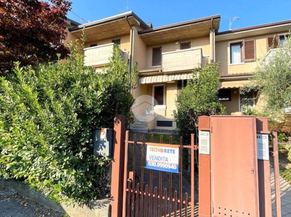 casa indipendente in vendita ad Ome