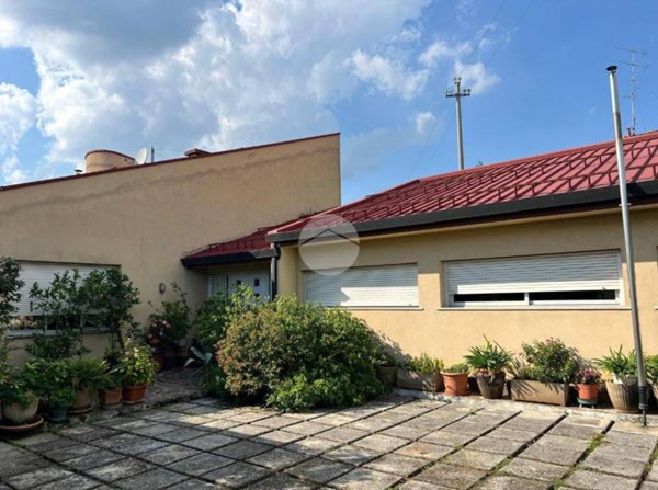 casa indipendente in vendita ad Ome