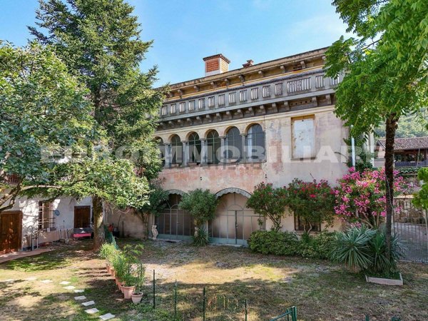 casa indipendente in vendita ad Ome