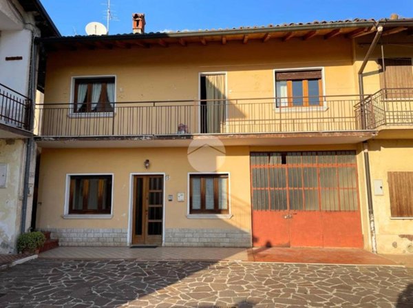 casa indipendente in vendita ad Ome