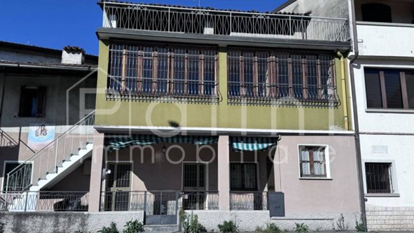 casa indipendente in vendita ad Ome