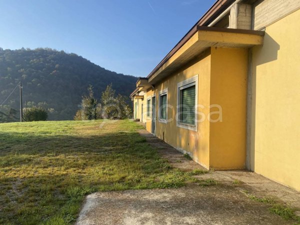 locale commerciale in vendita ad Ome