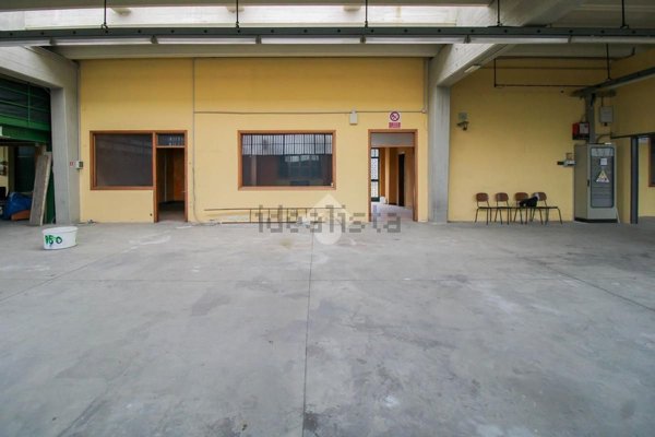 ufficio in vendita ad Ome