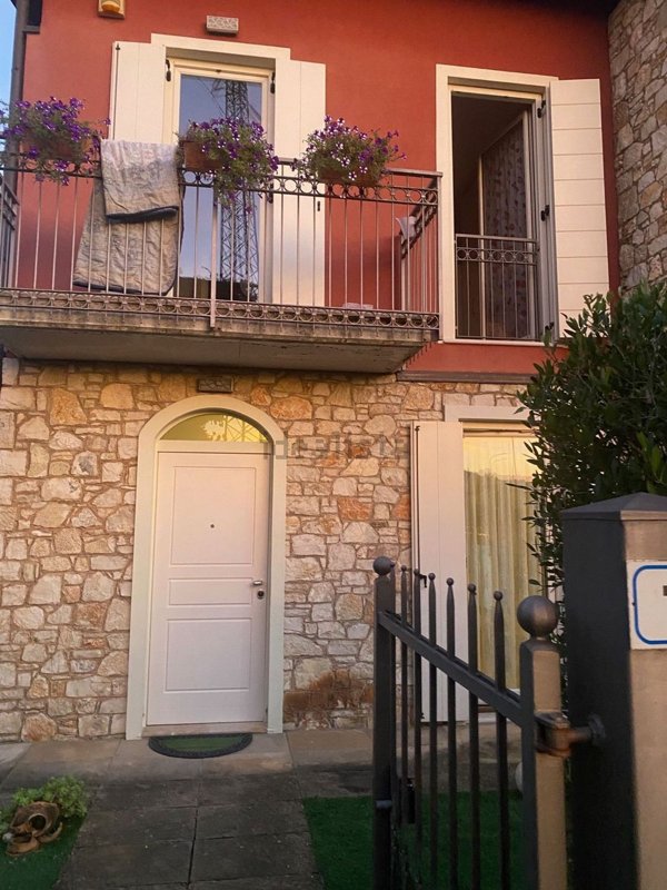 casa indipendente in vendita ad Ome