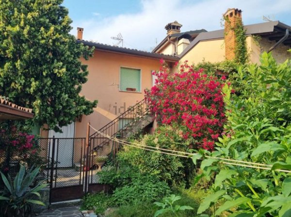 appartamento in vendita ad Ome