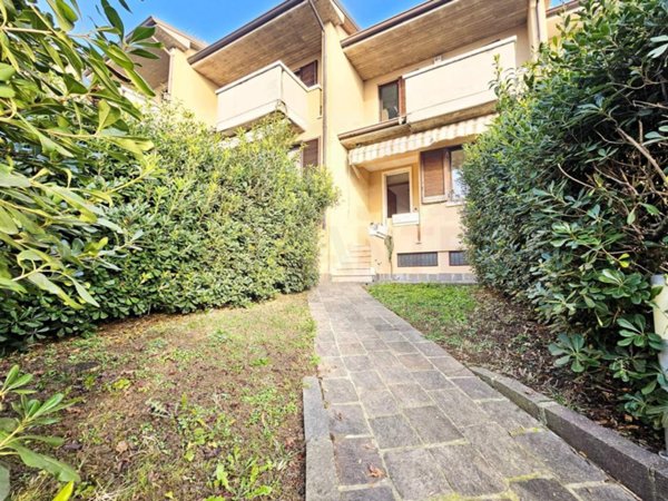 casa indipendente in vendita ad Ome