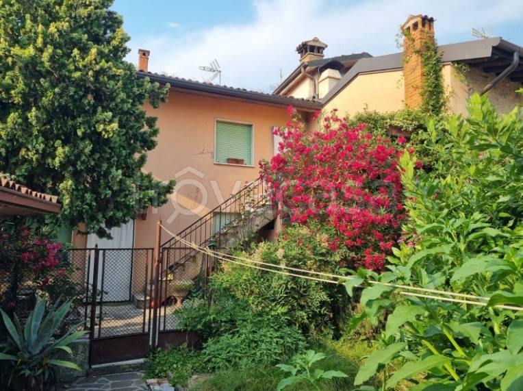 casa indipendente in vendita ad Ome