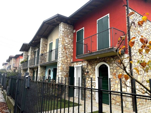 casa indipendente in vendita ad Ome