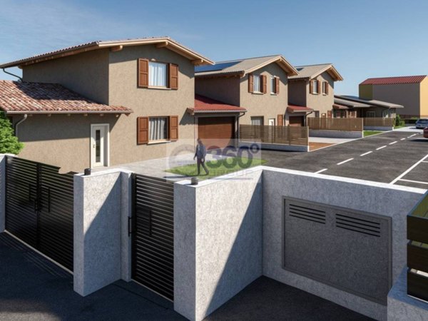 casa indipendente in vendita ad Ome