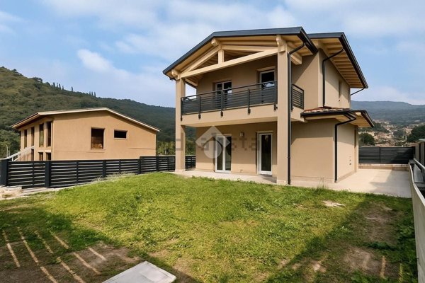 appartamento in vendita ad Ome