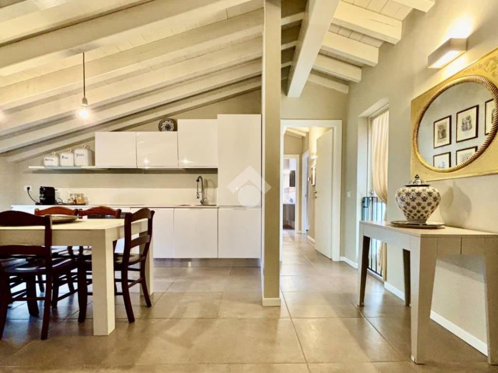 appartamento in vendita ad Ome