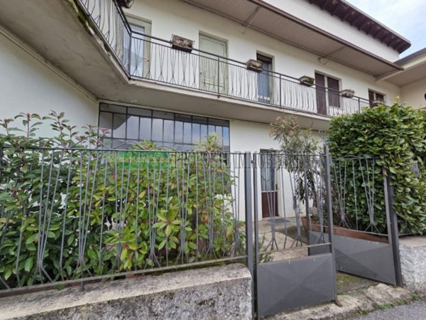 casa indipendente in vendita ad Ome