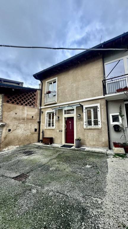 casa indipendente in vendita ad Ome