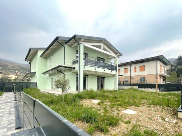 casa indipendente in vendita ad Ome