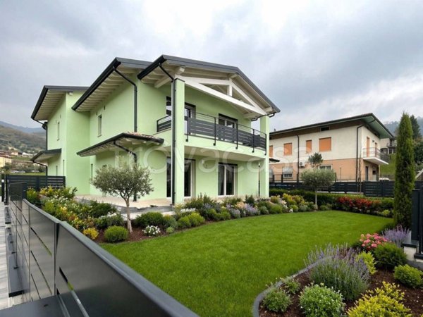 casa indipendente in vendita ad Ome