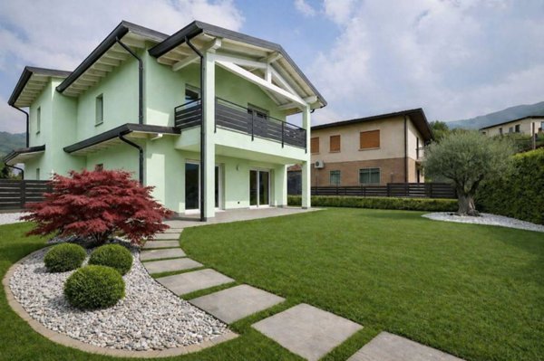 casa indipendente in vendita ad Ome