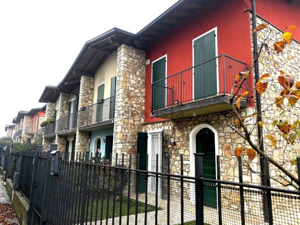 casa indipendente in vendita ad Ome