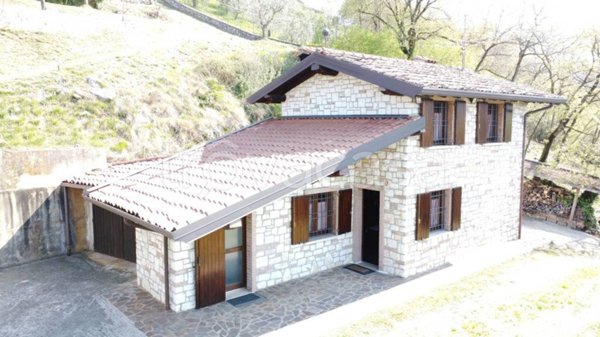 appartamento in vendita ad Ome