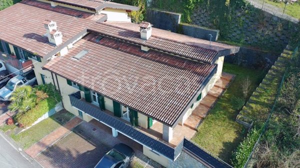 casa indipendente in vendita ad Ome